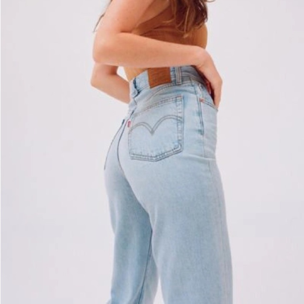 Levi's Ribcage Straight Ankle Jeans - Middle Road in Light Blue